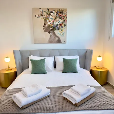 Eleni, Vamos Sea & Mountain View With Pool Vila