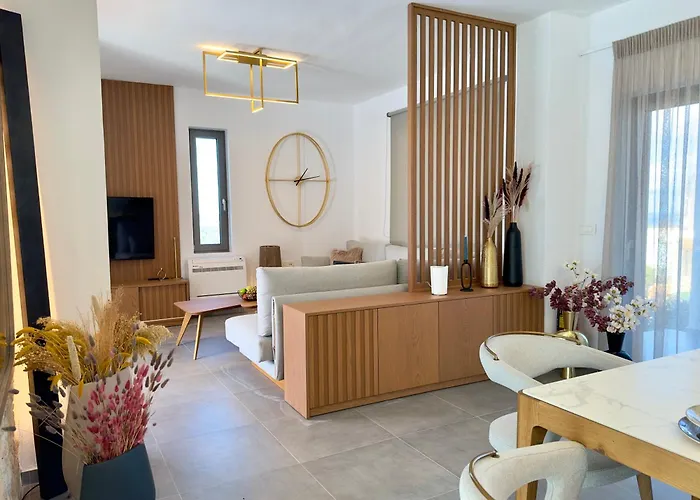 Eleni, Vamos Sea & Mountain View With Pool ヴィラ *